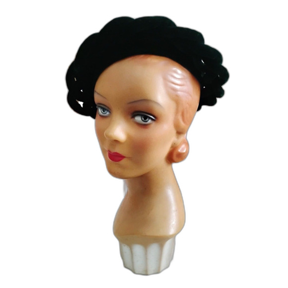 1930s Vintage Deep Green Velvet Evening Hat, Size 22 - Picture 1 of 5